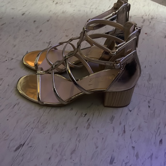 Comfortable not High heel - Picture 2 of 3